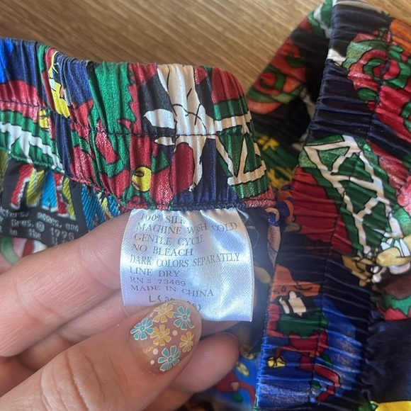 Vintage Silk Looney Tunes Mania 1994 Character Boxer Shorts Size Large (L) - Picture 5 of 6